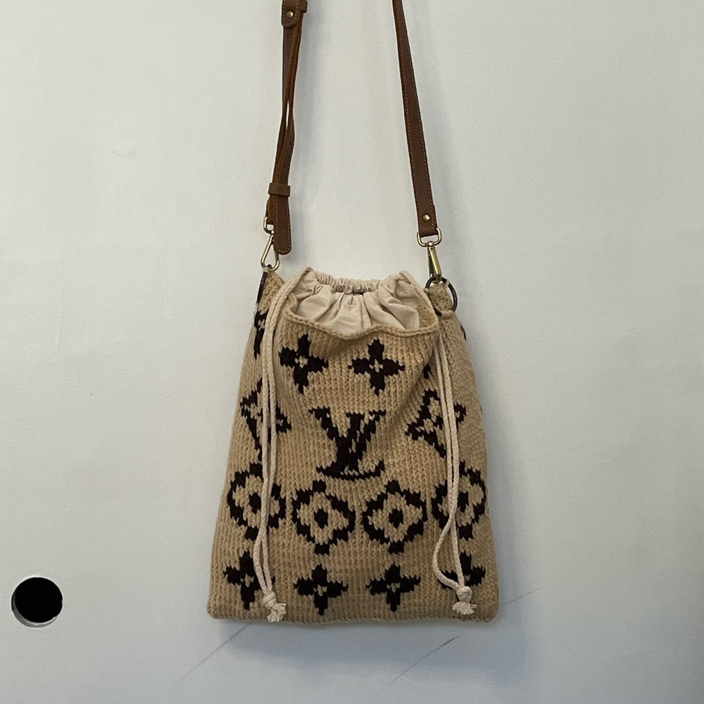 NEW Brown and Cream Designer Drawstring Bag